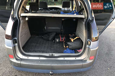 Минивэн Renault Scenic 2004 в 