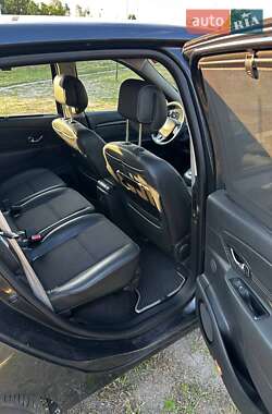 Минивэн Renault Scenic 2011 в 