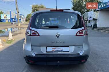 Минивэн Renault Scenic 2010 в 
