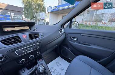 Минивэн Renault Scenic 2010 в 