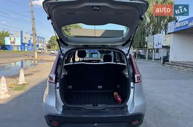 Минивэн Renault Scenic 2010 в 