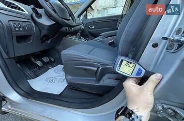 Минивэн Renault Scenic 2010 в 
