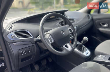 Минивэн Renault Scenic 2011 в 