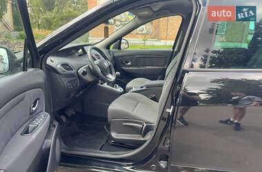 Минивэн Renault Scenic 2011 в 