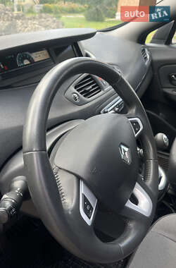 Минивэн Renault Scenic 2011 в 