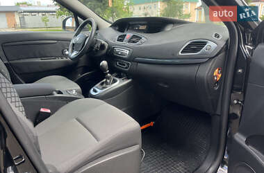 Минивэн Renault Scenic 2011 в 