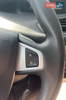 Минивэн Renault Scenic 2011 в 