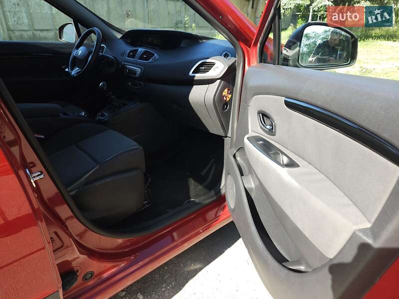 Минивэн Renault Scenic 2012 в Павлограде