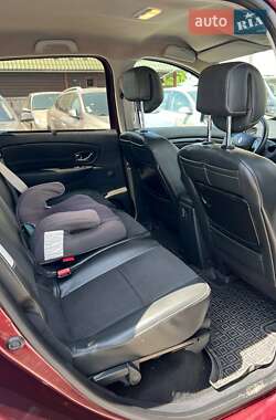 Минивэн Renault Scenic 2012 в 