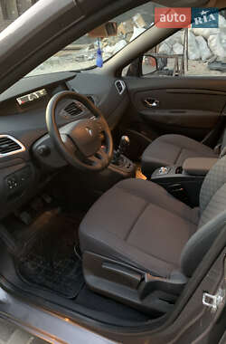 Минивэн Renault Scenic 2009 в 