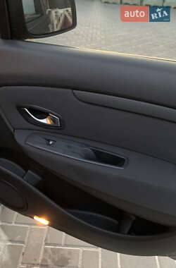 Минивэн Renault Scenic 2009 в 