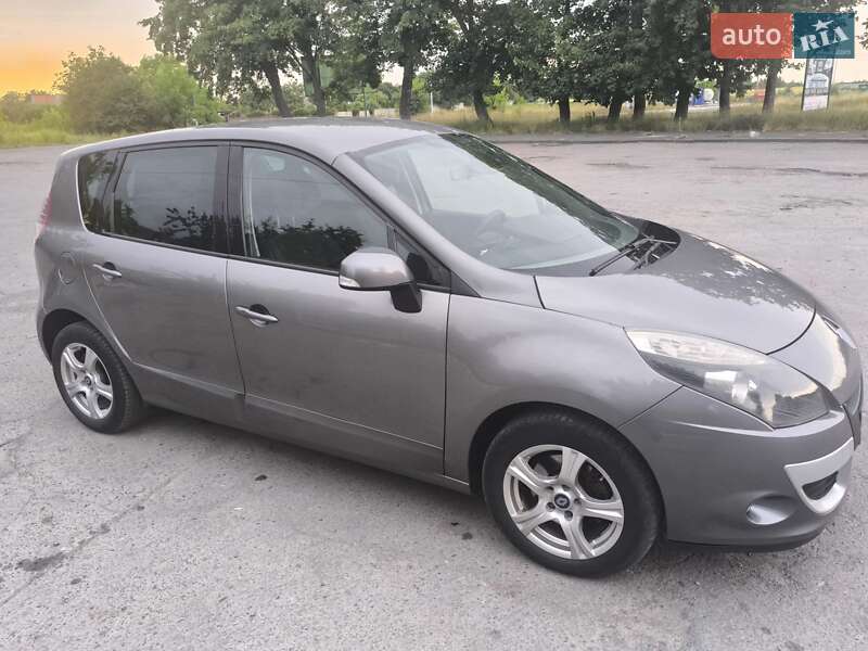 Минивэн Renault Scenic 2009 в Остроге