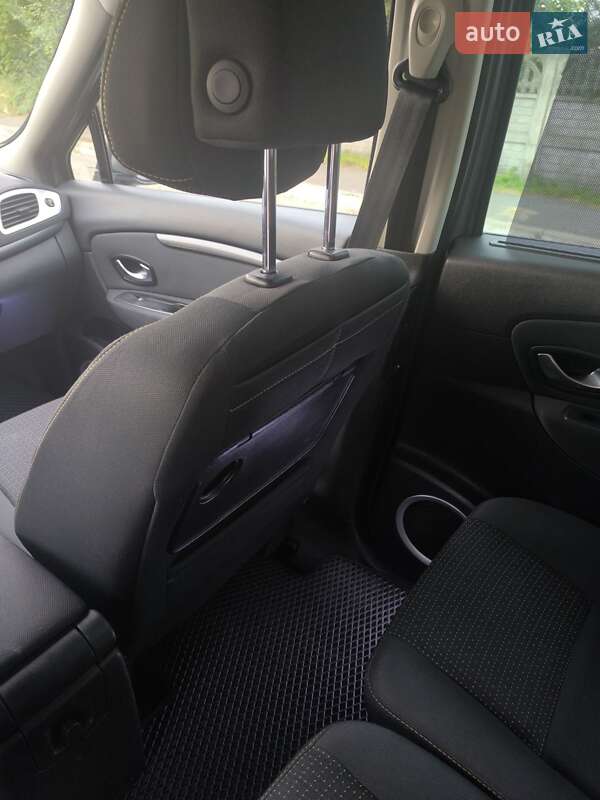 Минивэн Renault Scenic 2009 в Остроге