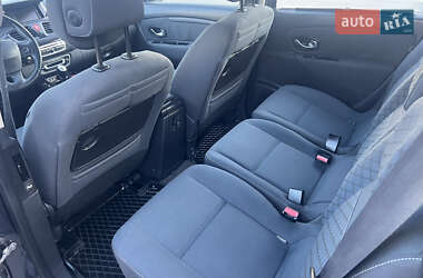 Минивэн Renault Scenic 2010 в 
