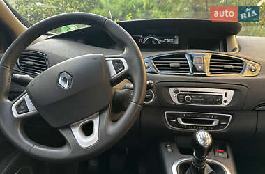 Минивэн Renault Scenic 2012 в 