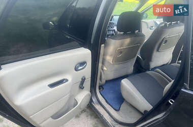 Минивэн Renault Scenic 2004 в 