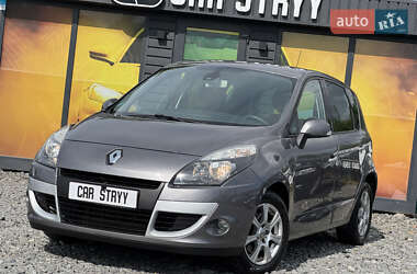 Минивэн Renault Scenic 2011 в 