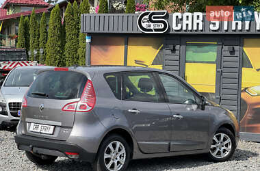 Минивэн Renault Scenic 2011 в 
