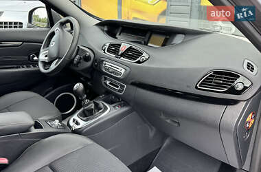 Минивэн Renault Scenic 2011 в 