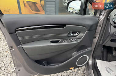 Минивэн Renault Scenic 2011 в 