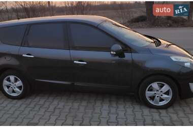 Минивэн Renault Scenic 2009 в 