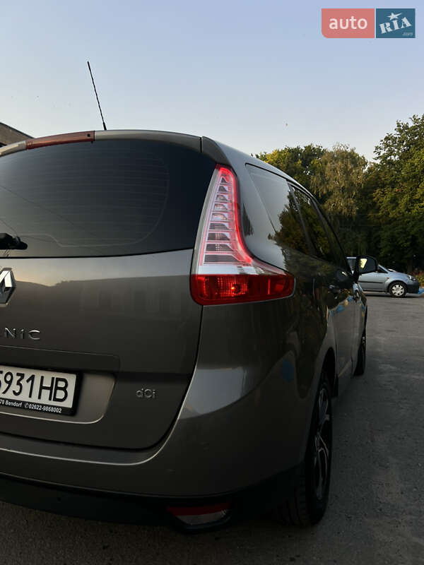 Минивэн Renault Scenic 2014 в Краснограде