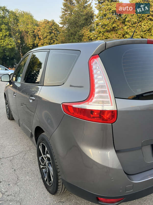 Минивэн Renault Scenic 2014 в Краснограде