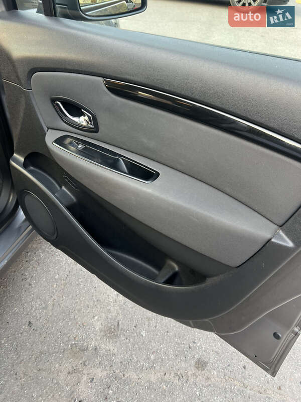 Минивэн Renault Scenic 2014 в Краснограде