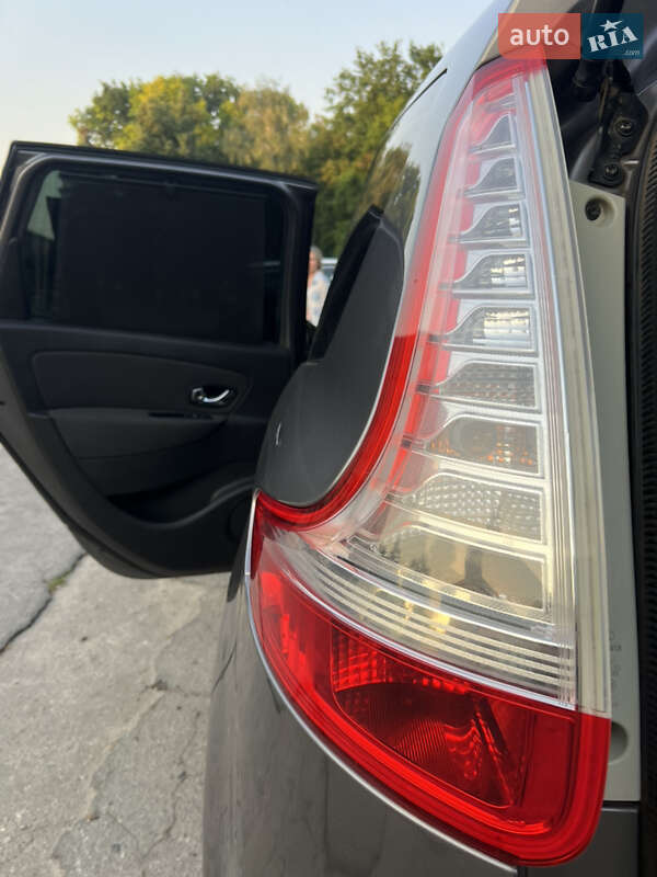 Минивэн Renault Scenic 2014 в Краснограде