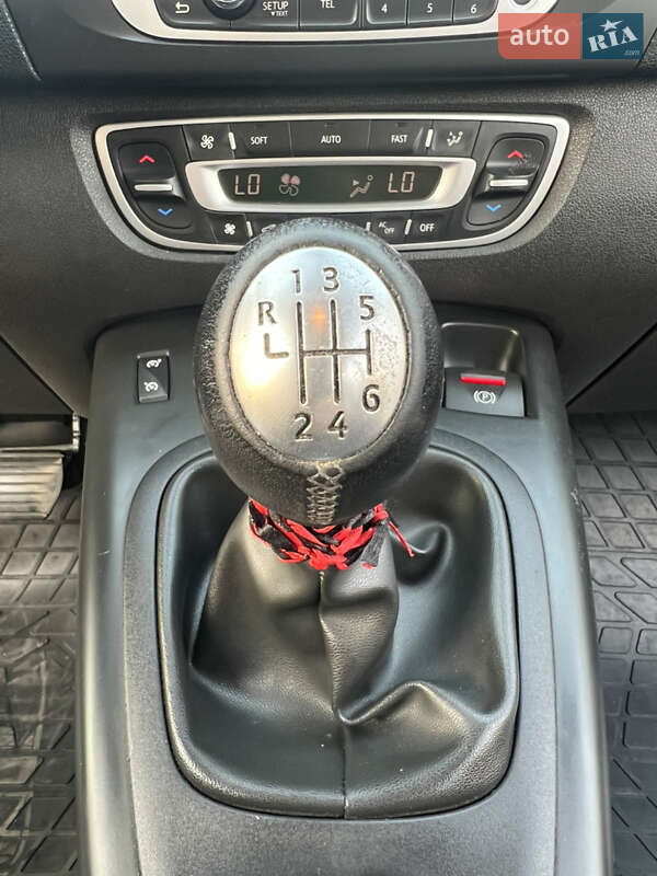Минивэн Renault Scenic 2014 в Краснограде