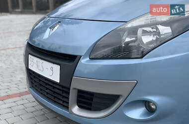 Минивэн Renault Scenic 2010 в 