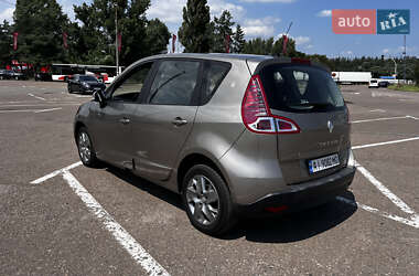 Минивэн Renault Scenic 2011 в 
