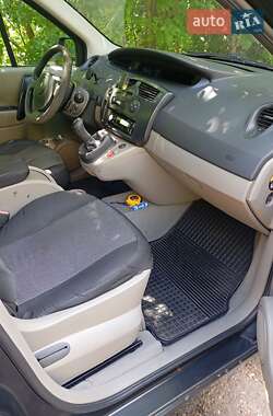 Минивэн Renault Scenic 2004 в 