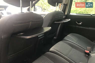 Минивэн Renault Scenic 2010 в 
