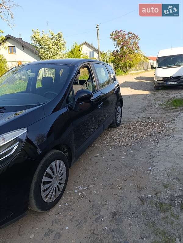 Минивэн Renault Scenic 2013 в Львове