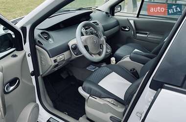 Минивэн Renault Scenic 2004 в 