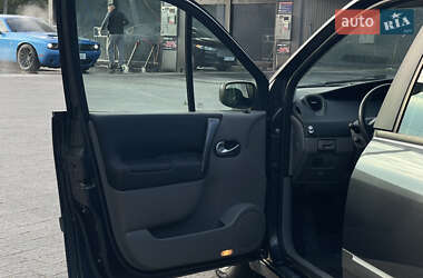 Минивэн Renault Scenic 2005 в 