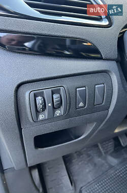 Минивэн Renault Scenic 2011 в 