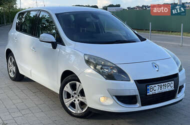 Минивэн Renault Scenic 2011 в 