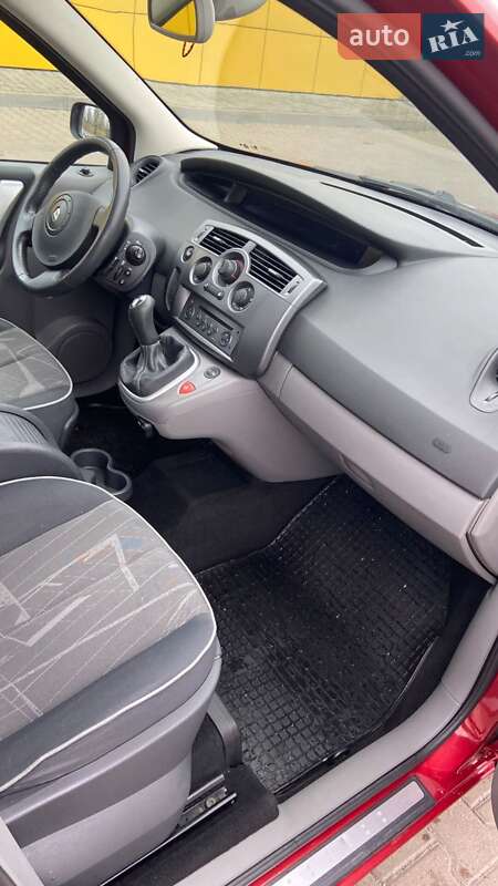 Минивэн Renault Scenic 2003 в Дубно
