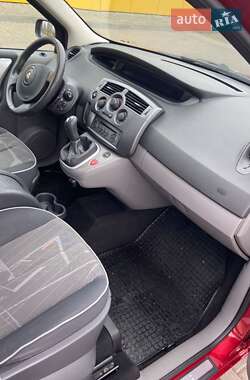 Минивэн Renault Scenic 2003 в 