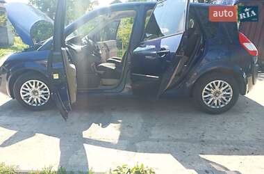Минивэн Renault Scenic 2005 в 