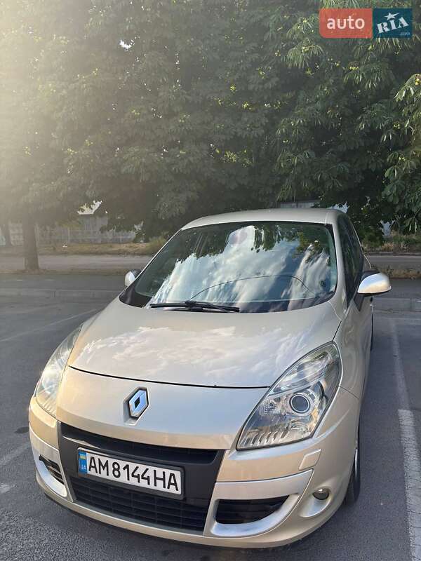 Минивэн Renault Scenic 2010 в Житомире
