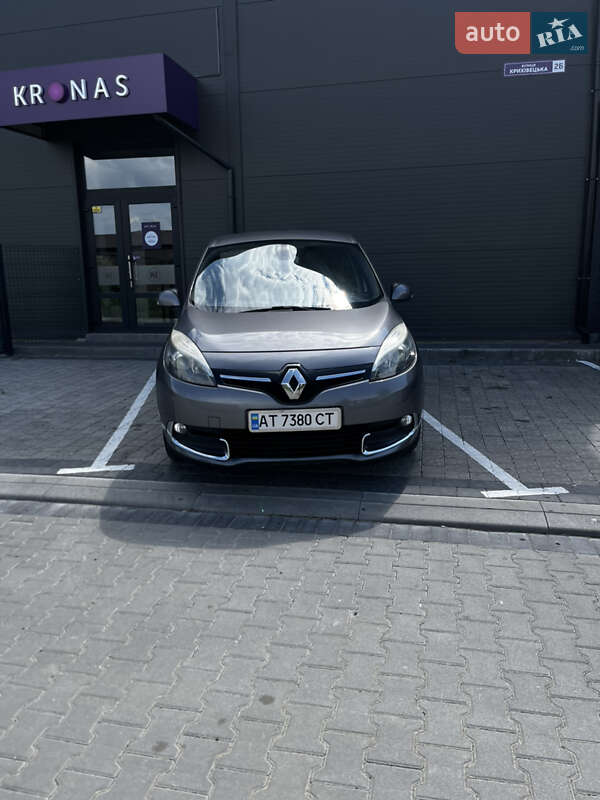 Минивэн Renault Scenic 2013 в 