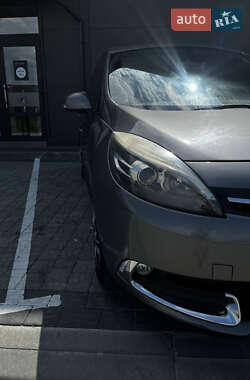 Минивэн Renault Scenic 2013 в 