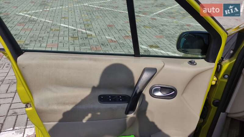 Минивэн Renault Scenic 2004 в Житомире