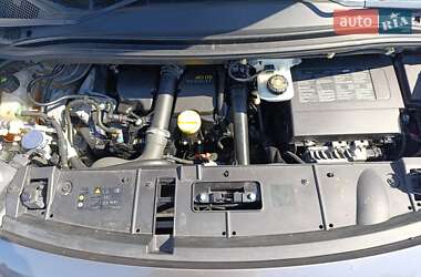 Минивэн Renault Scenic 2013 в 