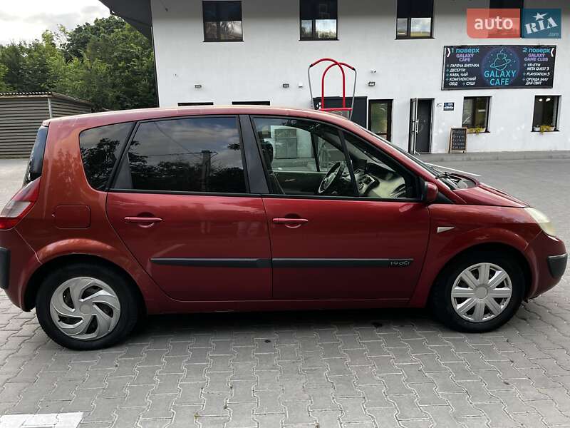 Минивэн Renault Scenic 2005 в Ладыжине