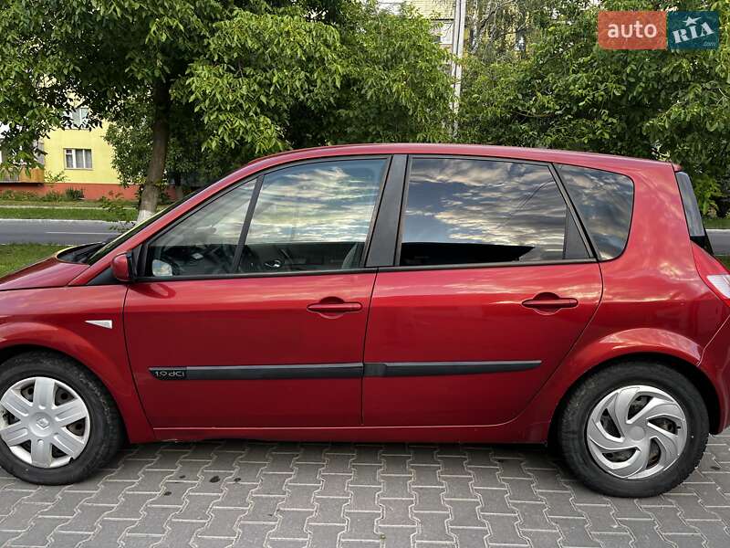 Минивэн Renault Scenic 2005 в Ладыжине
