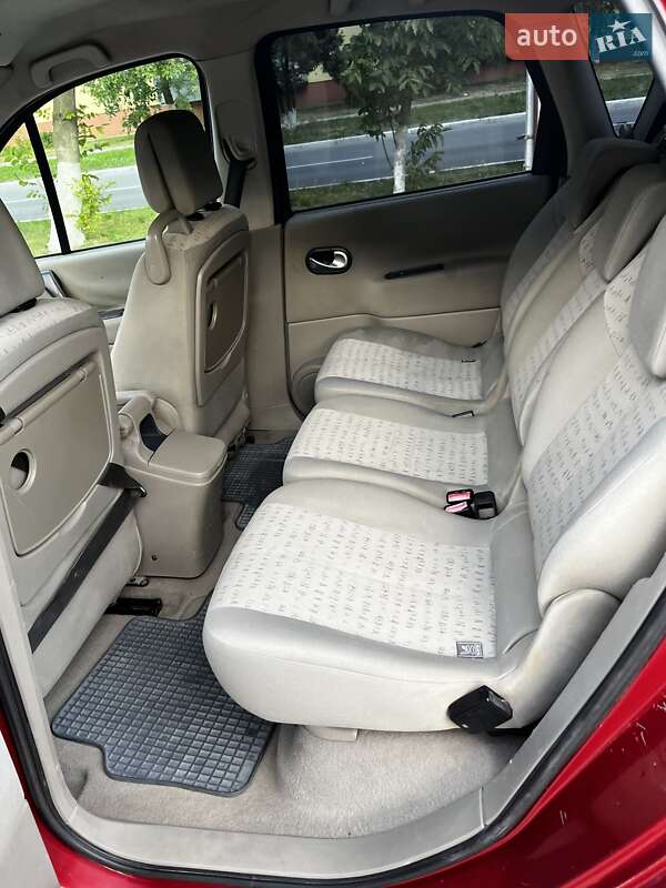 Минивэн Renault Scenic 2005 в Ладыжине